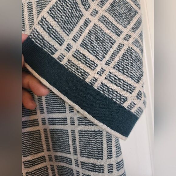 Abercrombie and Fitch Tipped sweater shirt size S cotton blend - Picture 5 of 6